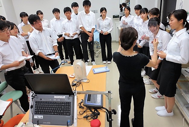 2年生が石川県内の施設・病院見学実習を行いました